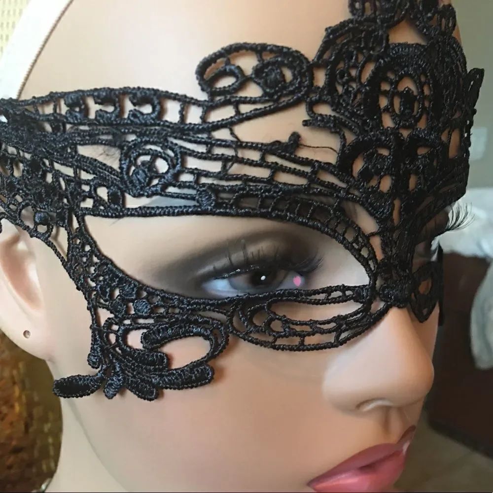 🎃 - 17 Lace Mask! - Picture 2 of 8